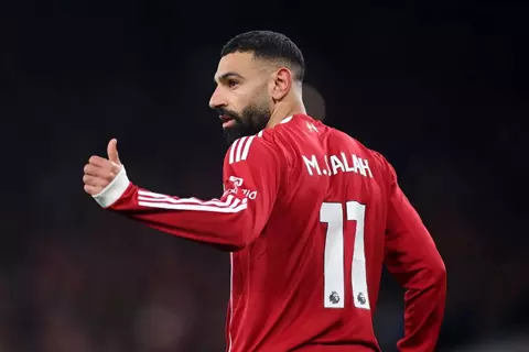 الأخيرة قبل أمم أفريقيا.. صلاح بديلا في تشكيل ليفربول ضد برايتون في بريميرليج